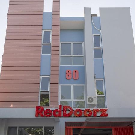סוראבאיה Reddoorz Plus Syariah @ Raya Nginden 2 מראה חיצוני תמונה
